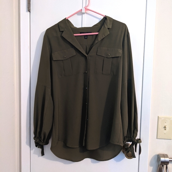 Banana Republic Blouse with Gathered Wrist Detail - Picture 2 of 6